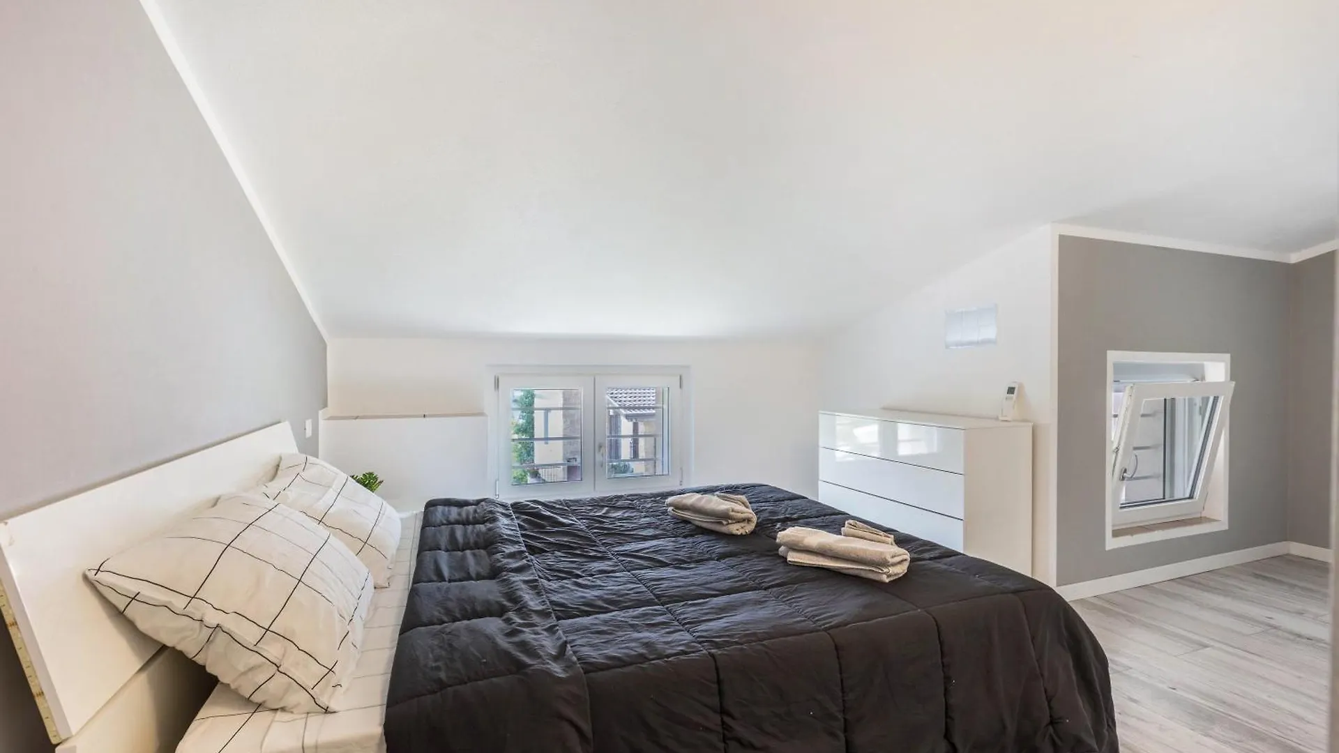 Maxi House Villa Desenzano del Garda Semesterbostad